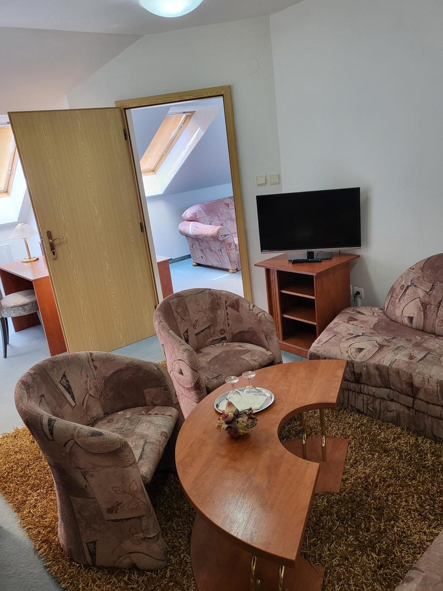 Hotel Margit Trenčianske Teplice Esterno foto